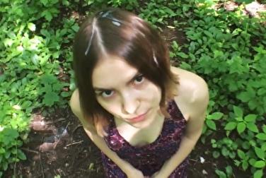 Заманила парня в лес для траха, а он просто кончил ей на волосы